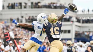 Tulsa's David Wells Jr. tips ball to himself for improbable touchdown in wild play against Navy