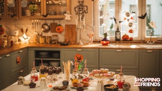 FOX readers can get 5 pounds of Halloween candy for $20 with free shipping