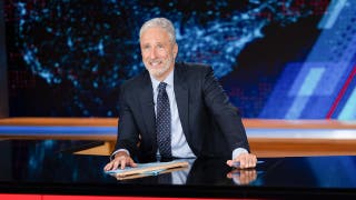 Jon Stewart les dice a los demócratas que «gobiernen» y que se salten el «teatral» proceso de destitución contra Trump si ganan