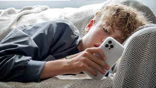 Dr Drew Pinsky likens smartphones to a 'crack pipe' in warning over behavioral addictions