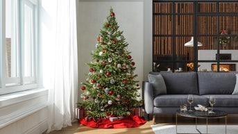 22 early holiday decor deals — get Christmas trees, wreaths and garland up to 61% off - Fox News