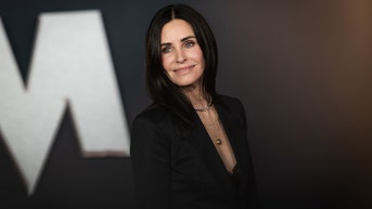 Courteney Cox turns heads at 62 rocking a bikini on a Hawaiian beach - Fox News