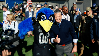 Pete Hegseth handles Air Force-Navy coin toss after draining three-pointers - Fox News
