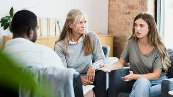 Adult children cutting off parents as some blame therapy for family estrangements - Fox News