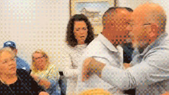 New Jersey mayor charges at resident during chaotic council meeting, video shows - Fox News
