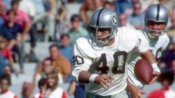 Raiders mourn Super Bowl champion Pete Banaszak, key figure in iconic 'Holy Roller' play