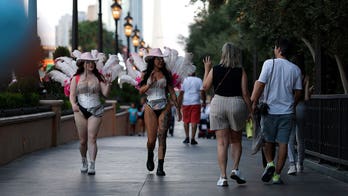 Las Vegas takes aim at notorious tourist trap, and warnings appear along iconic Strip