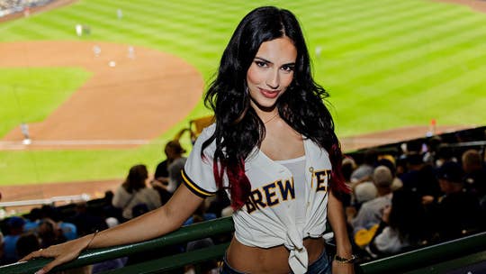 Singer Kylie Cantrall takes credit for being Brewers' World Series good luck charm, Ueck tributes & COSM