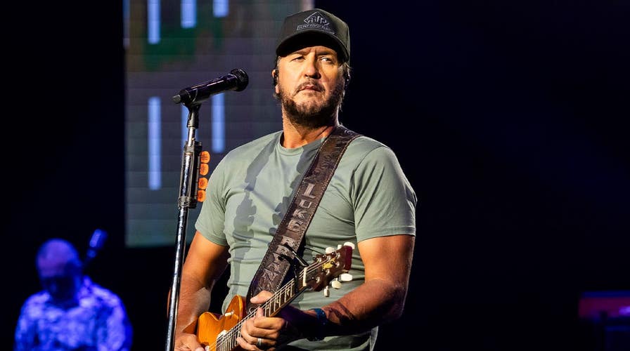 Luke Bryan, Jason Aldean take over White House briefing room
