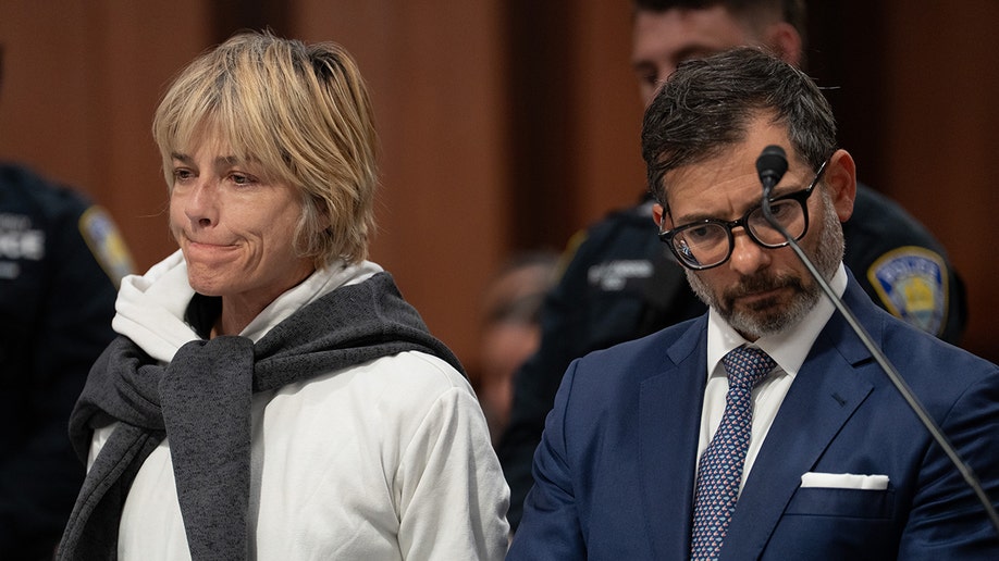 Selma Blair tendrá que comparecer ante el juez tras haber tenido, al parecer, un ataque de nervios en el avión