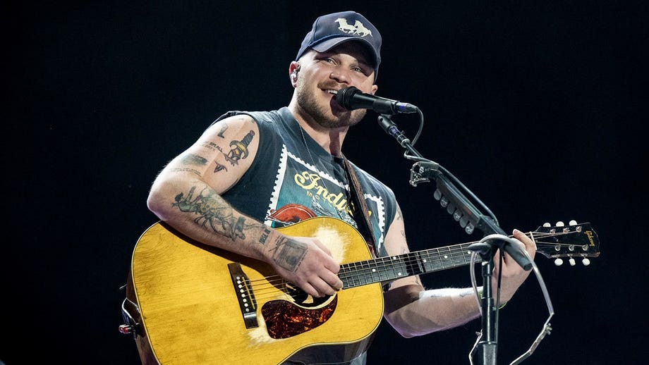 Zach Bryan admits he drank '15 beers a day' as part of 'perfect routine' before quitting alcohol