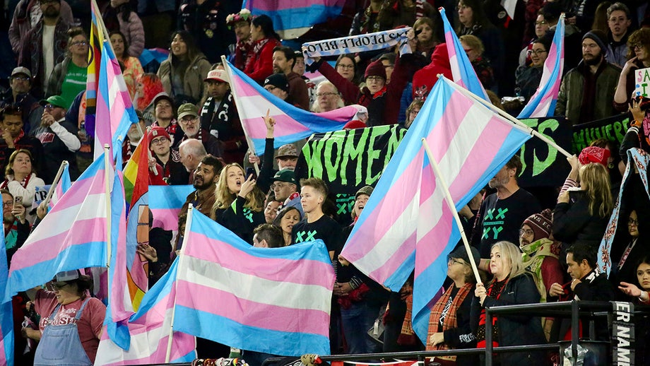 Lyft driver ejects four women after Portland Thorns protest, then one finds her account deactivated