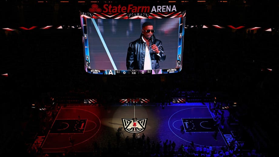 Atlanta Dream and Golden State Valkyries skip national anthem for third straight WNBA Finals game
