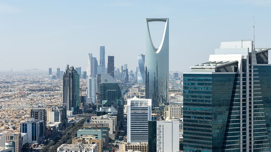 State Department gives warning for Saudi Arabia travelers, denies wider Gulf shutdown