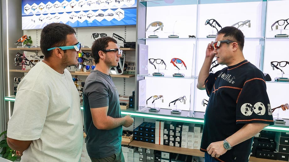 Privacy fears push vacation spot to consider ban on favorite accessory for travelers