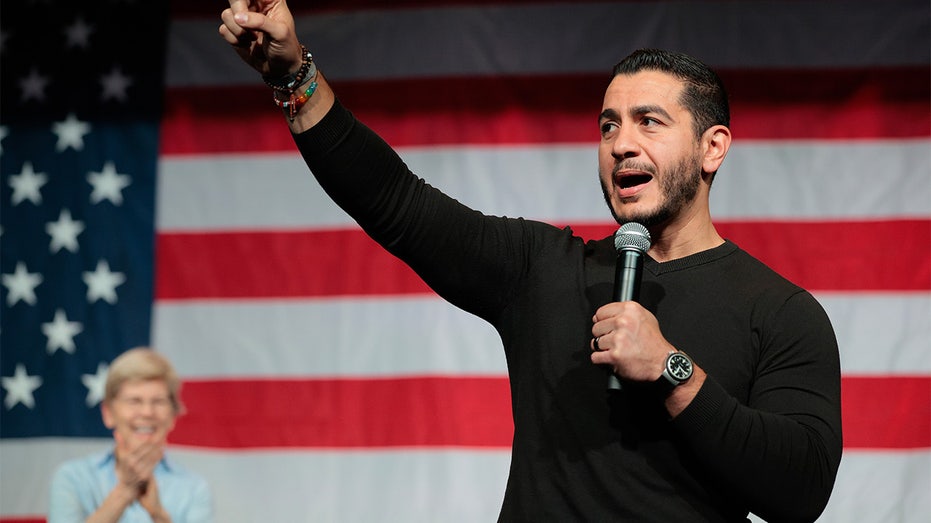 El-Sayed rallygoers urge 'major change,' cash handouts to fight cost crisis
