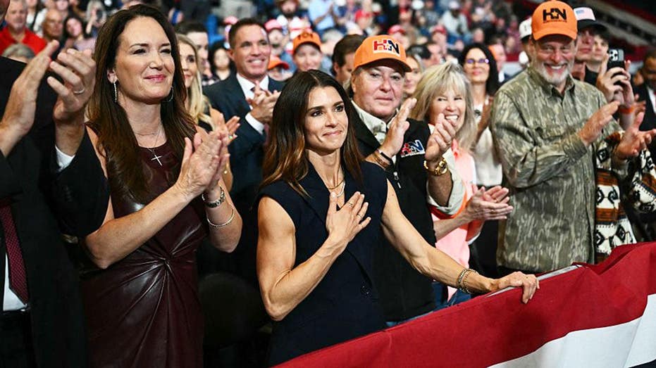 Danica Patrick dusts off her election firesuit and sends America a message about Donald Trump
