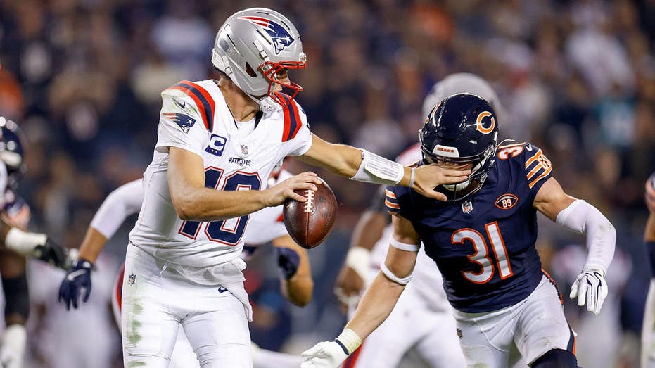 Drake Maye's end-zone interception proves costly as Patriots fall 30-24 to Bears in primetime