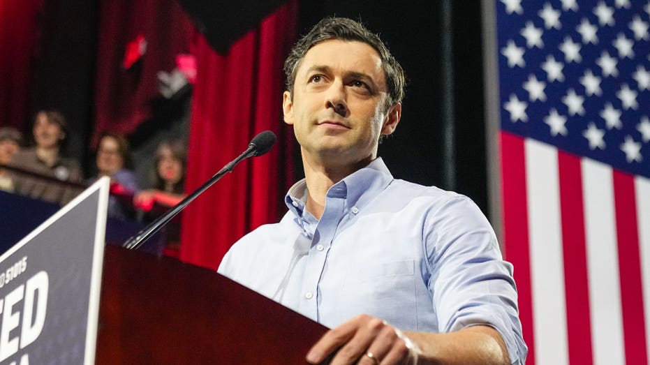 Dem senator says 'zero interest in running for president' in debate with GOP opponent