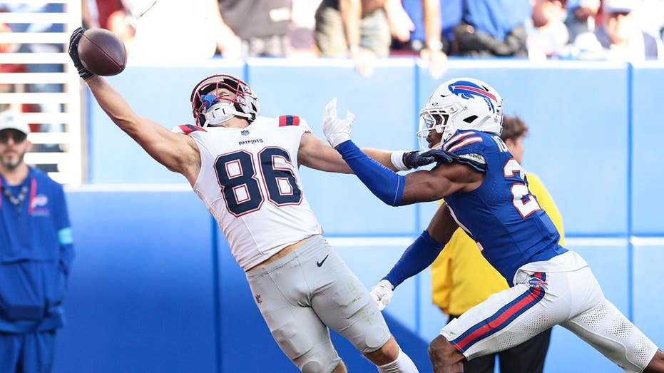 Patriots receiver's girlfriend celebrates his game-winning touchdown by peeing her pants