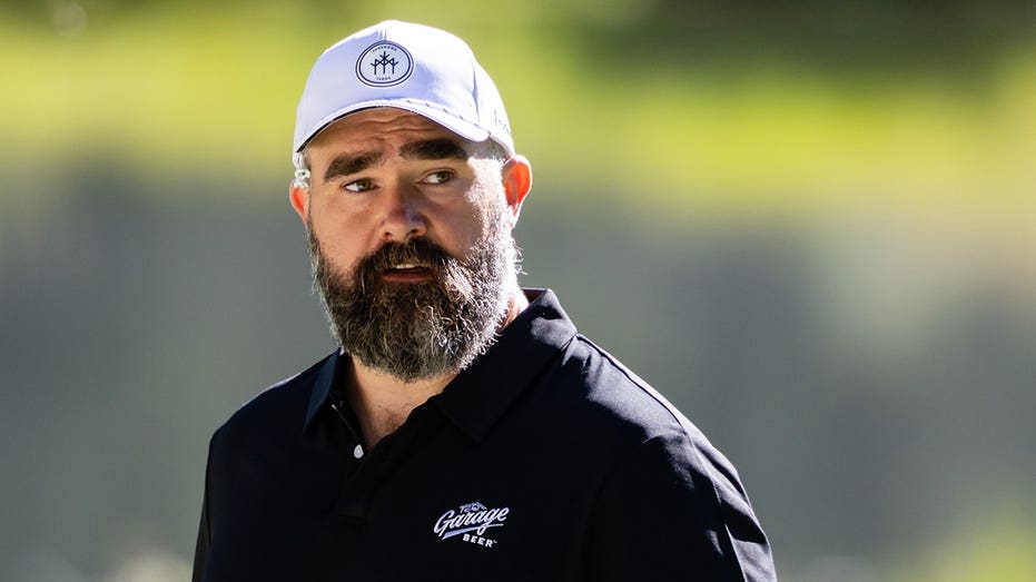 Jason Kelce’s Eagles-Jaguars broadcast shows why NFL booths could use more offensive linemen