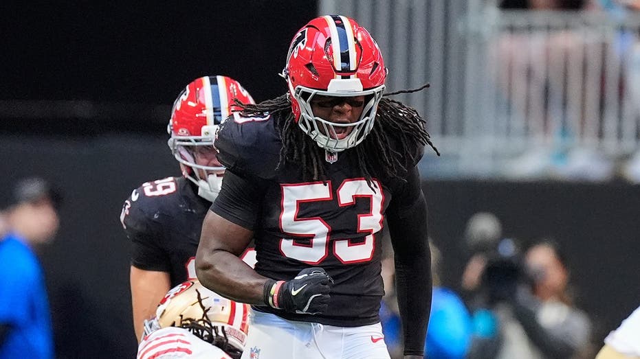 Kendal Daniels goes from stretcher to game-sealing fumble recovery in Falcons' win over 49ers