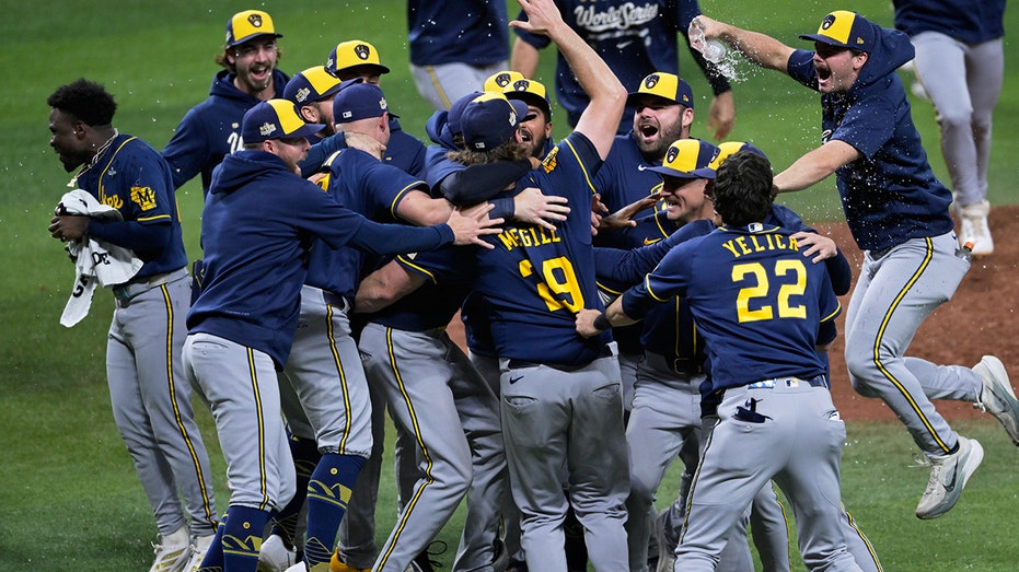 Brewers win World Series for first time in franchise history with Game 5 victory over Rays