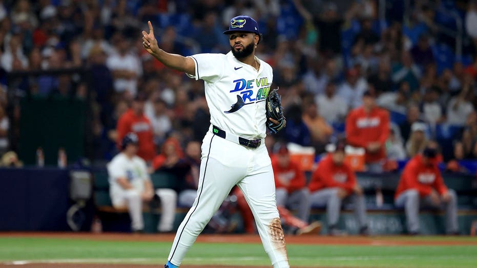 Best sportsbook promos for tonight’s ALCS and NLCS games: Guardians-Rays, Dodgers-Brewers