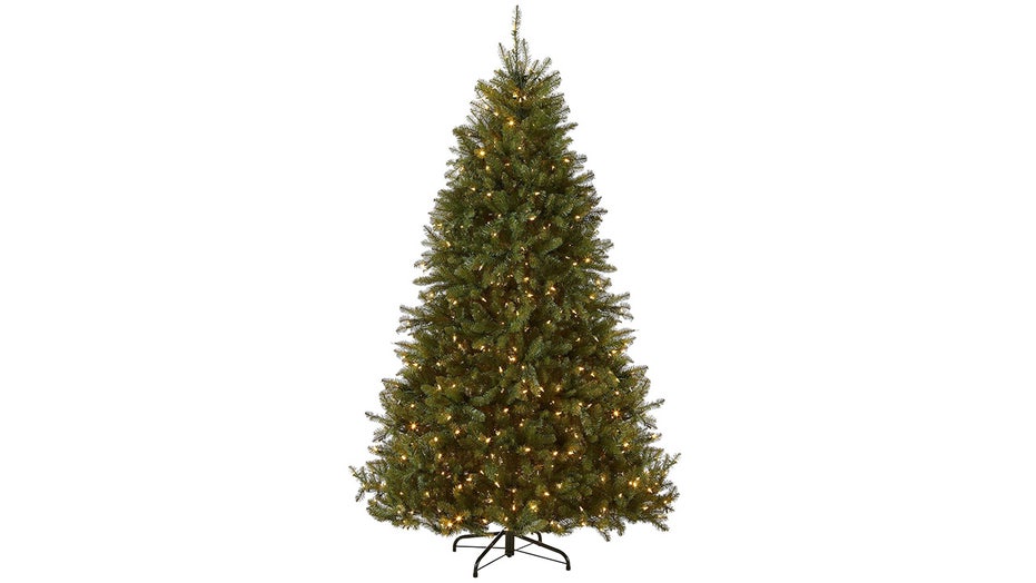 This popular 7.5-foot pre-lit Christmas tree is $400 off on Amazon — just $280