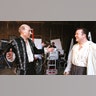 Patrick Stewart y Ricky Gervais en el plató de la primera temporada de «Extras» en 2005.