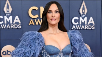 Country Music Star Loses All Her Clothes In Edgy Music Video - Fox News