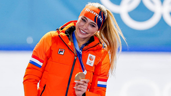 'World's Hottest Speed Skater' Wins Gold & The Stefon Diggs–Cardi B Situation Gets Messy - Fox News