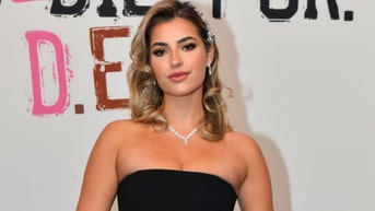 MAGA Beauty Debra Lea Swims In The White House (Press) Pool, Vile LIBS Attack Pregnant Karoline & Pete! - Fox News