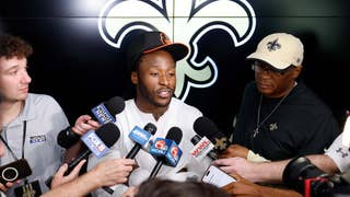 Alvin Kamara Attends Saints OTAs Amid Backfield Restructuring and Trade Interest